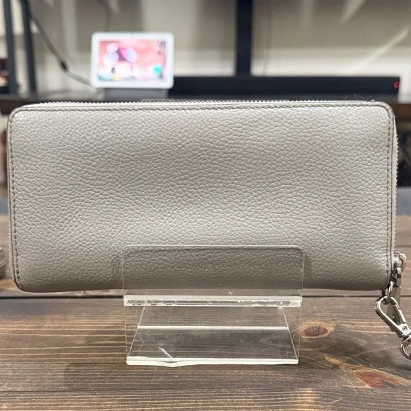 Michael Kors Jet Set Continental Saffiano Leather Wallet/Phone Holder (EUC) - Picture 13 of 14